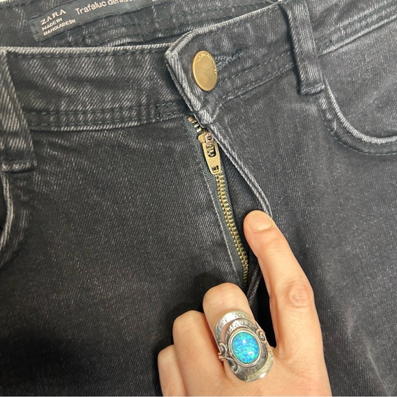 Zara Metal Heart Grommets Ankle Grazer Mid Rise Jeans Raw Hem Black Distressed 2 - Picture 15 of 16